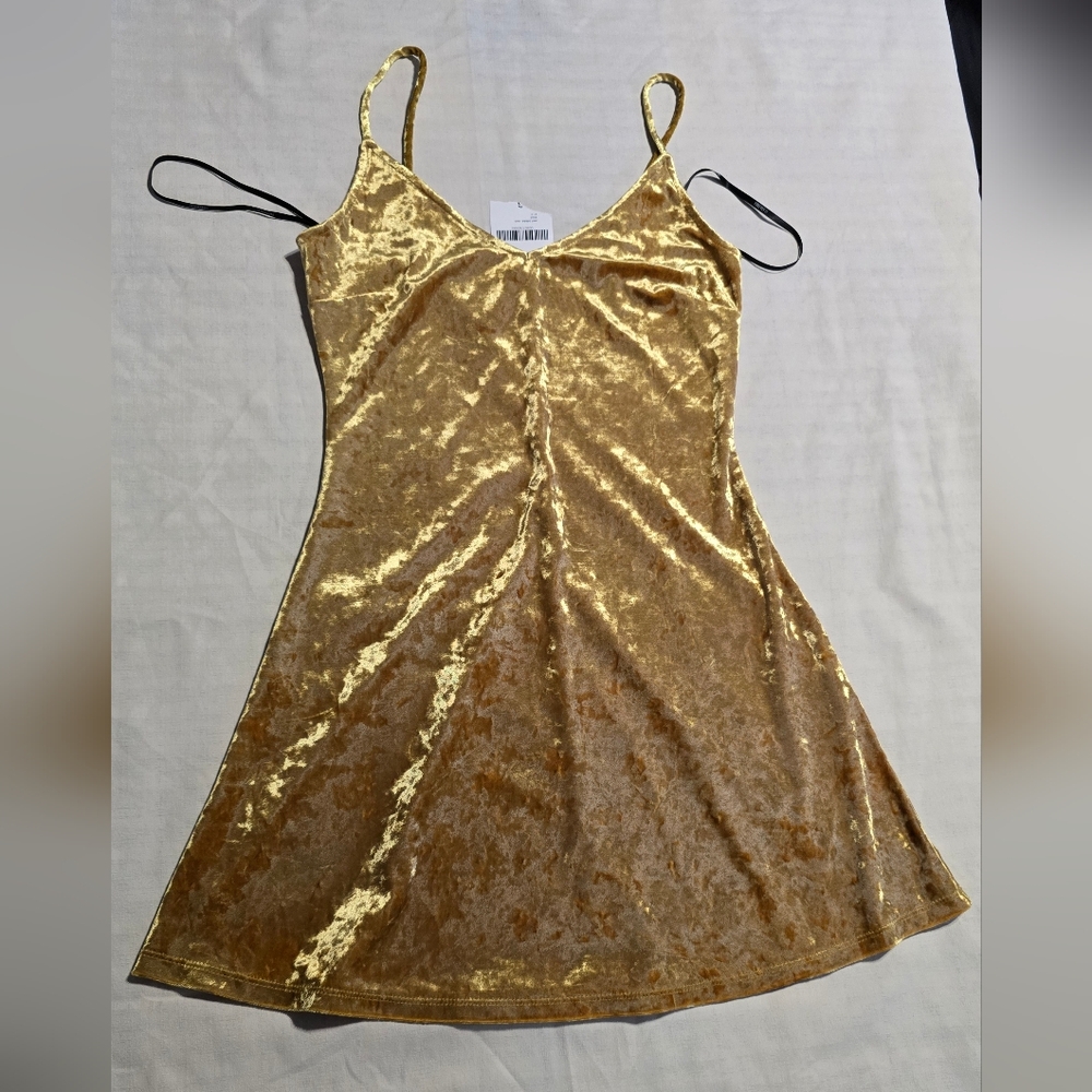 Forever 21 Gold Velvet Dress - Picture 4 of 9